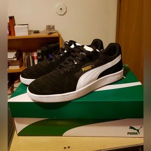 Puma Sneakers (Multiple Sizes)